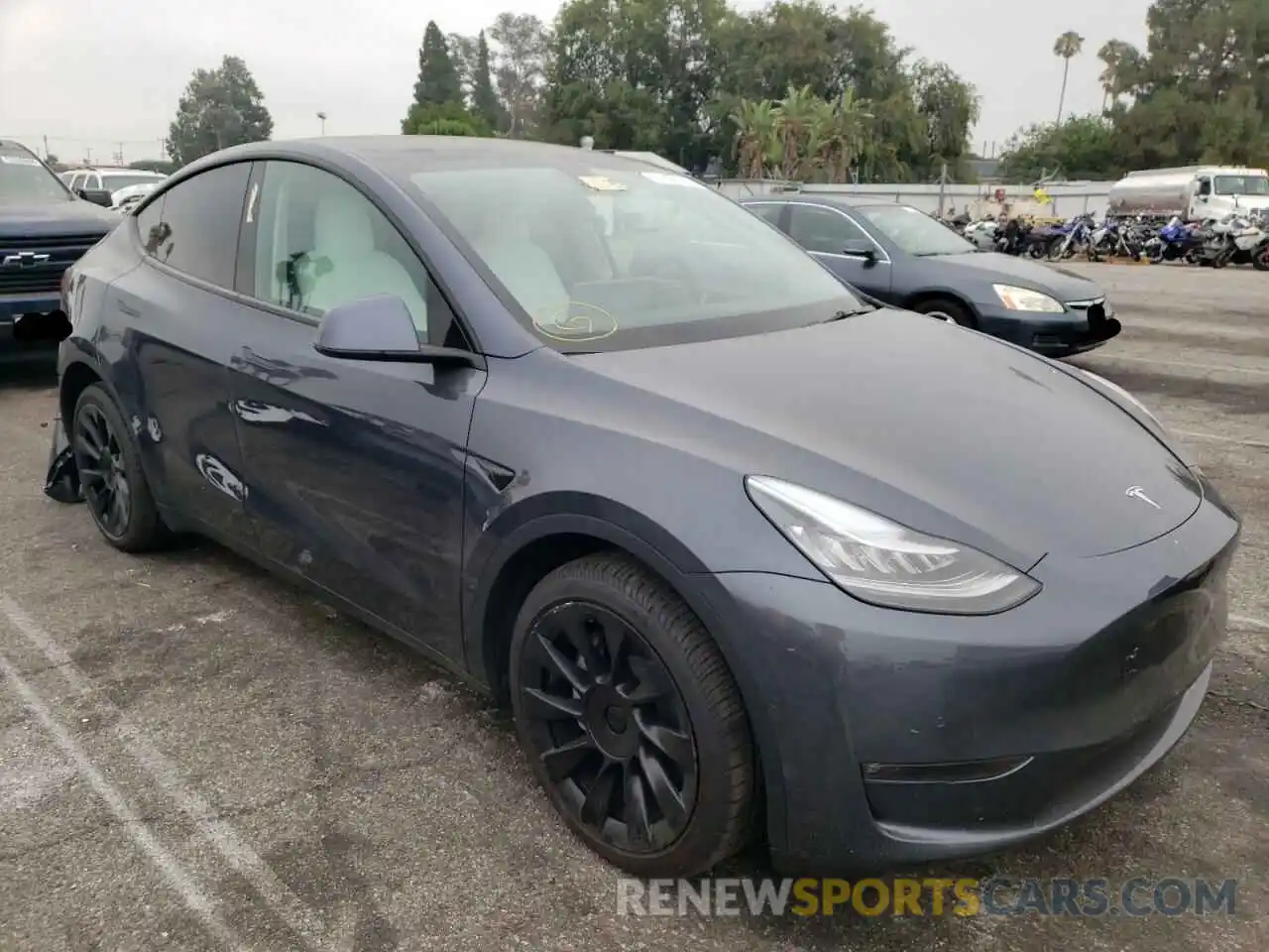 1 Photograph of a damaged car 5YJYGDEE5MF283741 TESLA MODEL Y 2021