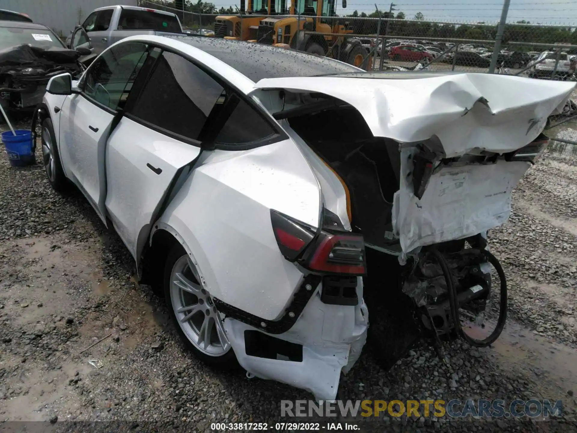 3 Photograph of a damaged car 5YJYGDEE5MF285635 TESLA MODEL Y 2021