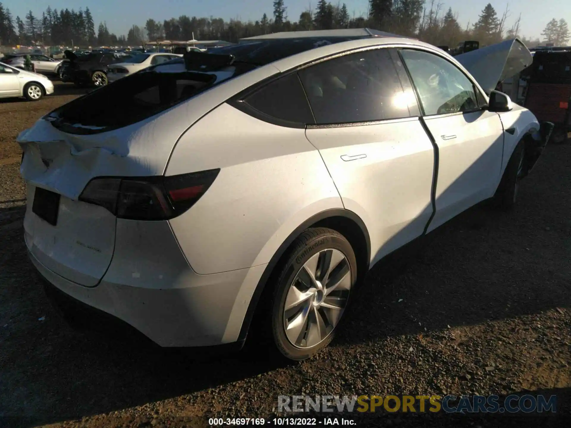 4 Photograph of a damaged car 5YJYGDEE5MF286848 TESLA MODEL Y 2021