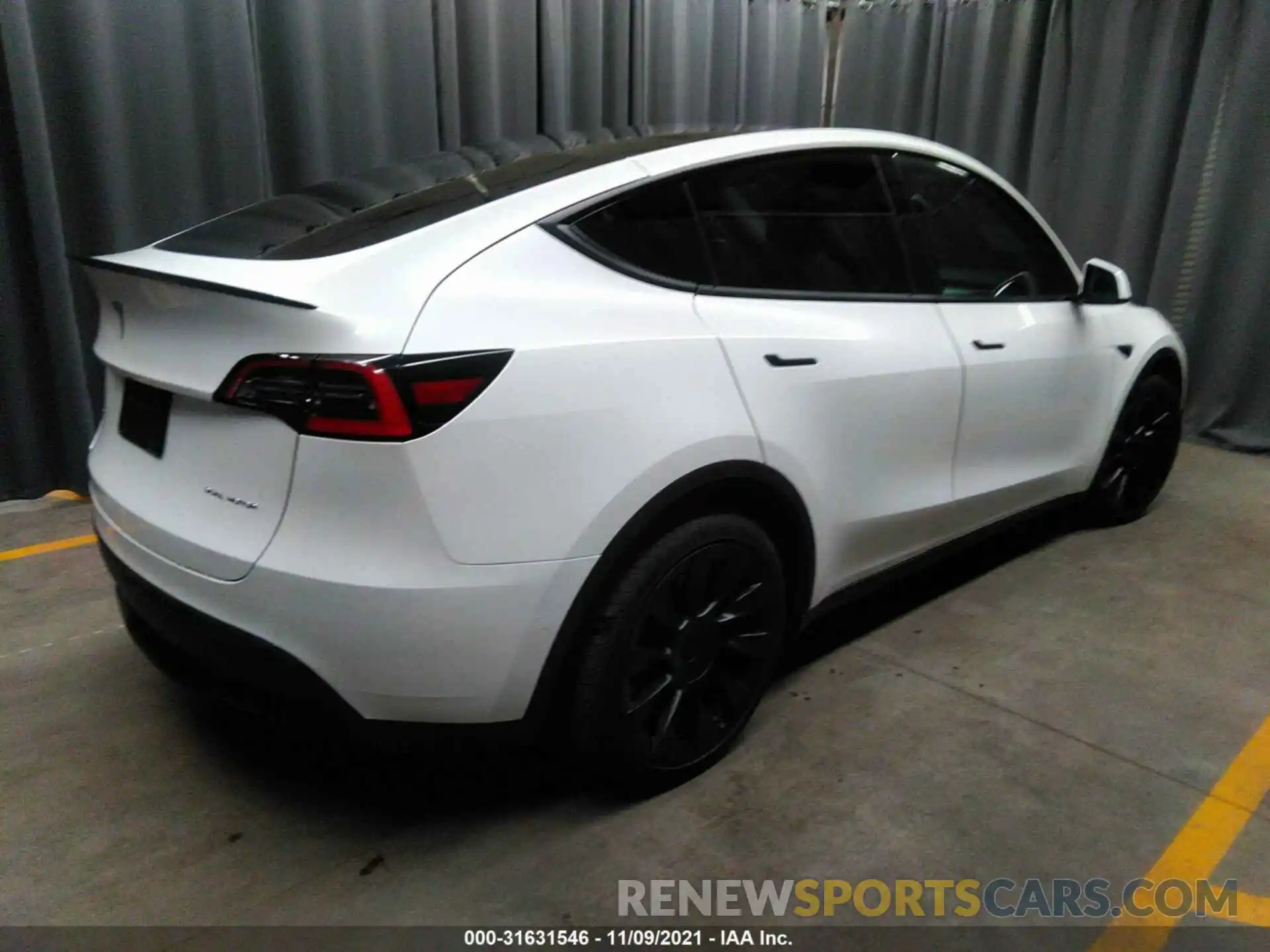 4 Photograph of a damaged car 5YJYGDEE6MF061371 TESLA MODEL Y 2021