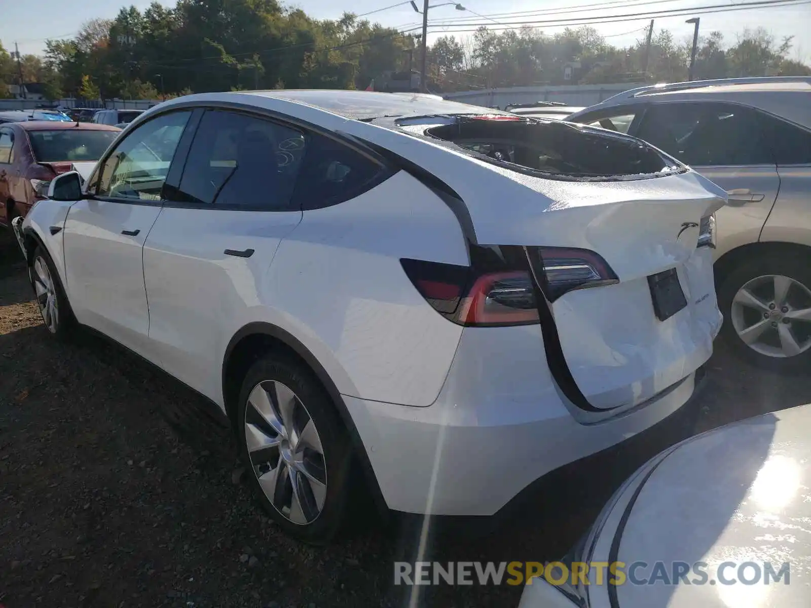 3 Photograph of a damaged car 5YJYGDEE6MF063086 TESLA MODEL Y 2021