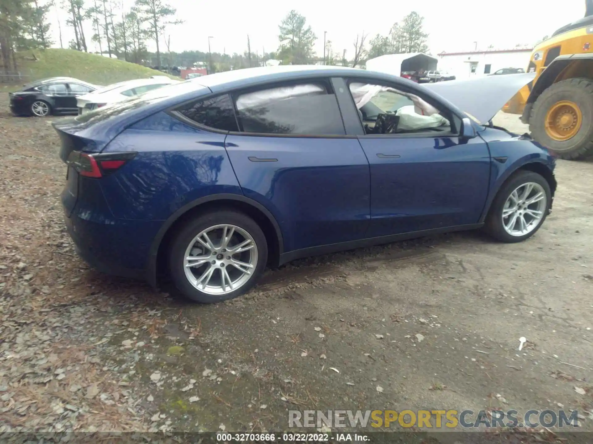 4 Photograph of a damaged car 5YJYGDEE6MF063895 TESLA MODEL Y 2021