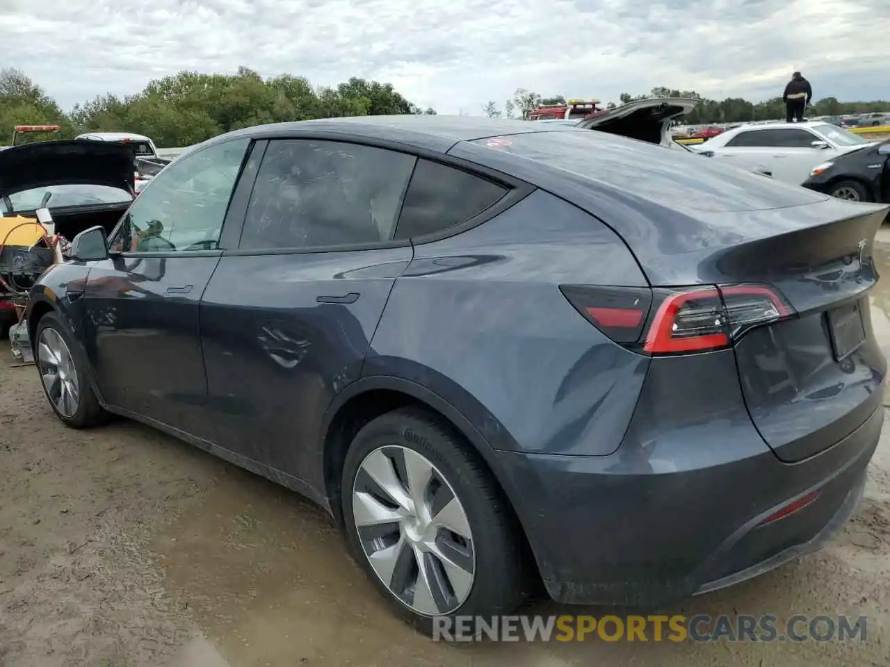 3 Photograph of a damaged car 5YJYGDEE6MF071057 TESLA MODEL Y 2021