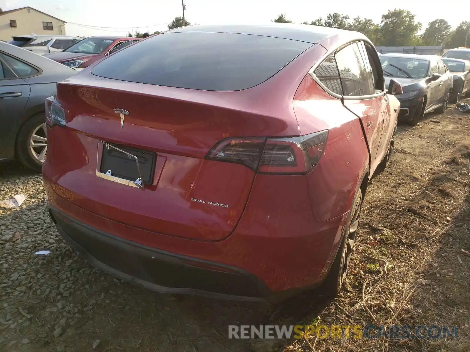 4 Photograph of a damaged car 5YJYGDEE6MF072175 TESLA MODEL Y 2021