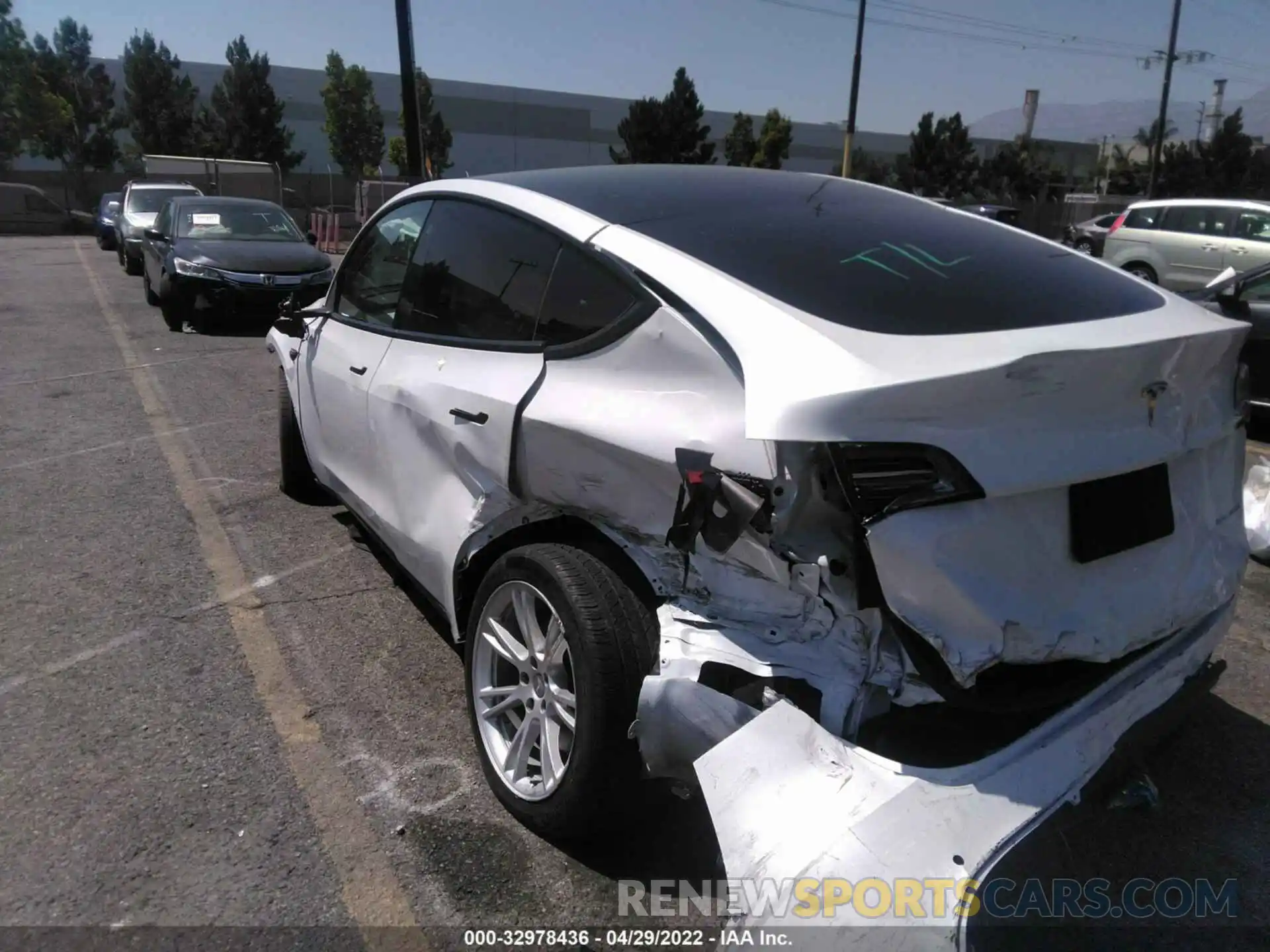 3 Photograph of a damaged car 5YJYGDEE6MF076128 TESLA MODEL Y 2021