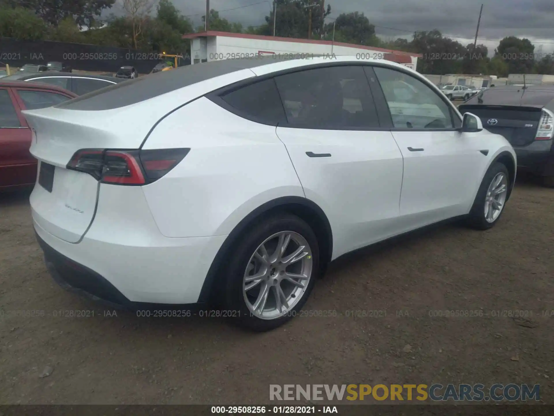 4 Photograph of a damaged car 5YJYGDEE6MF077716 TESLA MODEL Y 2021