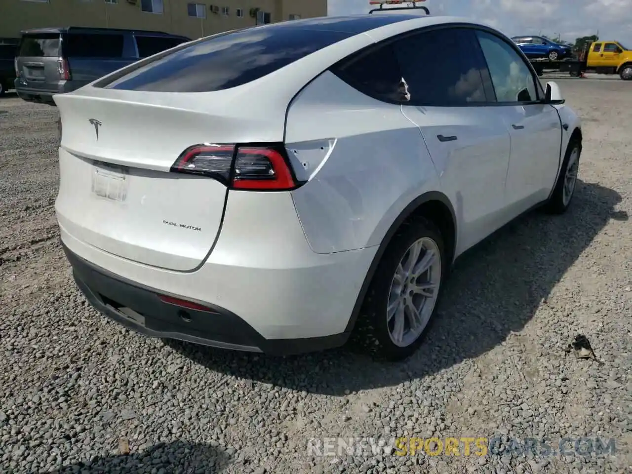 4 Photograph of a damaged car 5YJYGDEE6MF078395 TESLA MODEL Y 2021