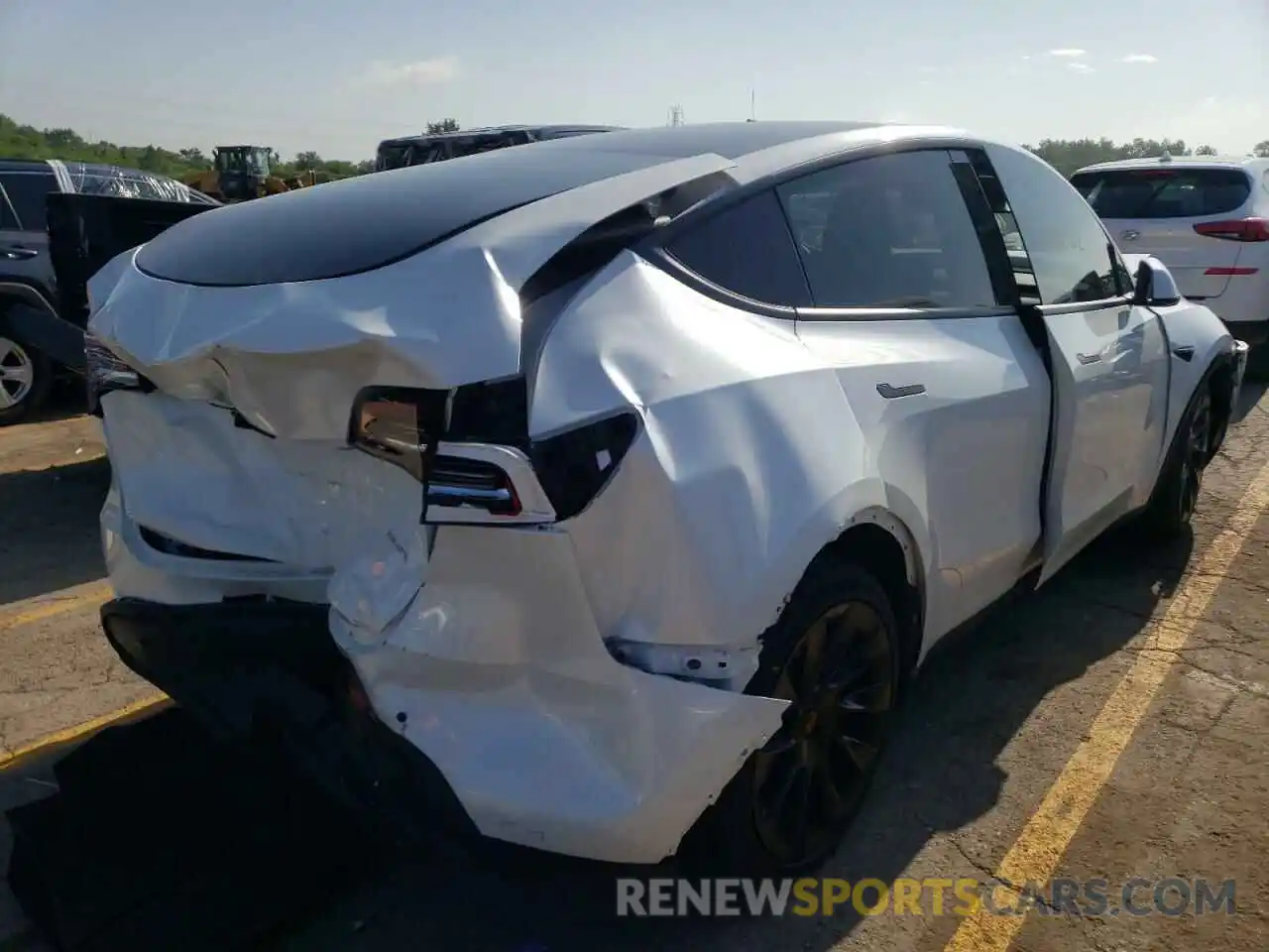 4 Photograph of a damaged car 5YJYGDEE6MF080356 TESLA MODEL Y 2021