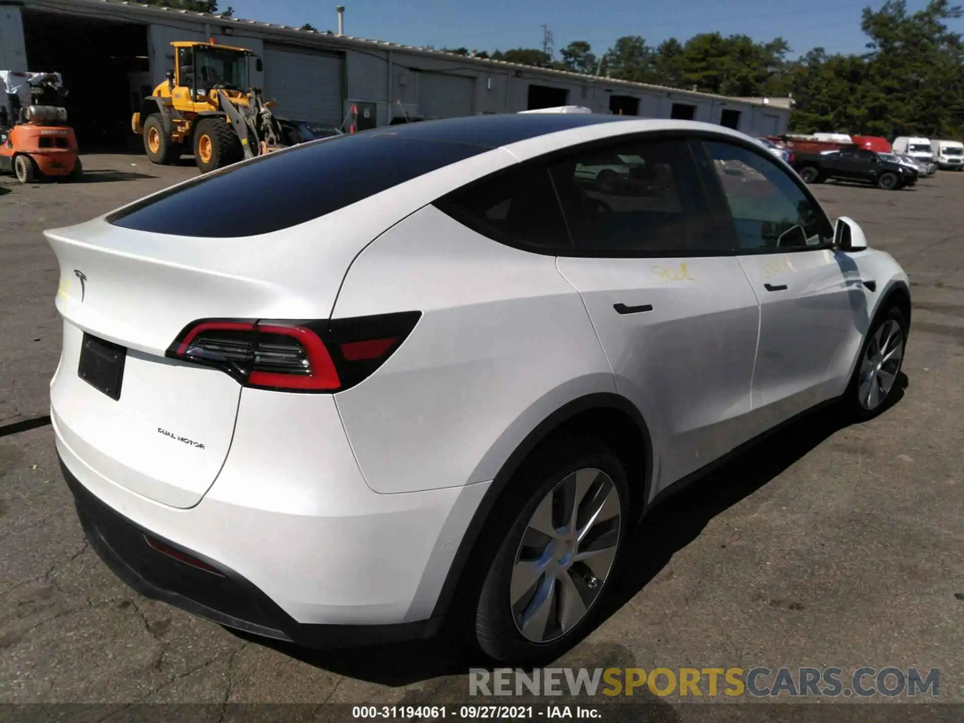 4 Photograph of a damaged car 5YJYGDEE6MF086304 TESLA MODEL Y 2021