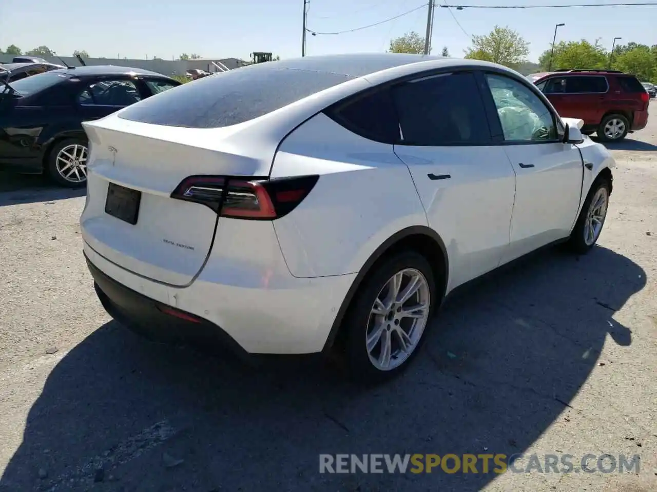 4 Photograph of a damaged car 5YJYGDEE6MF087176 TESLA MODEL Y 2021