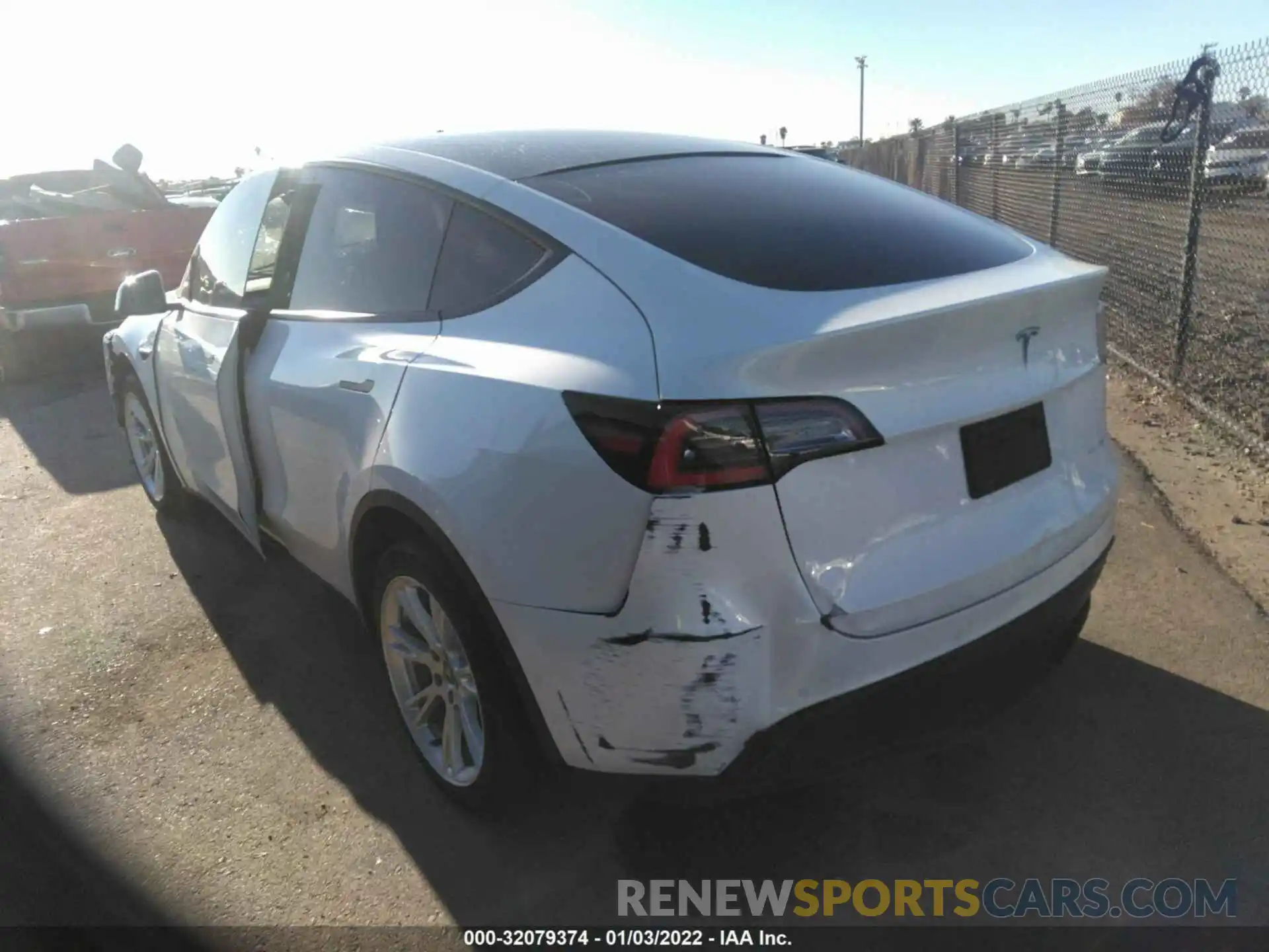 3 Photograph of a damaged car 5YJYGDEE6MF091440 TESLA MODEL Y 2021