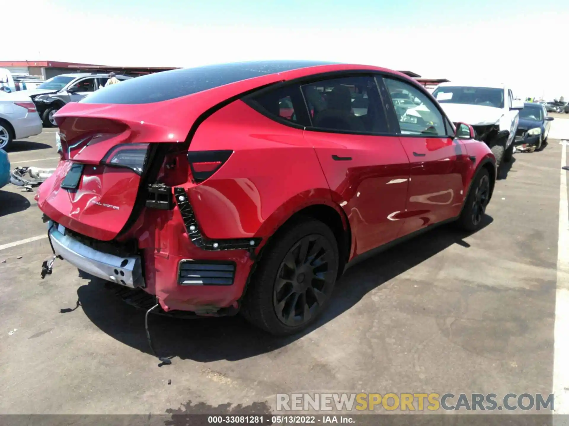 4 Photograph of a damaged car 5YJYGDEE6MF091938 TESLA MODEL Y 2021