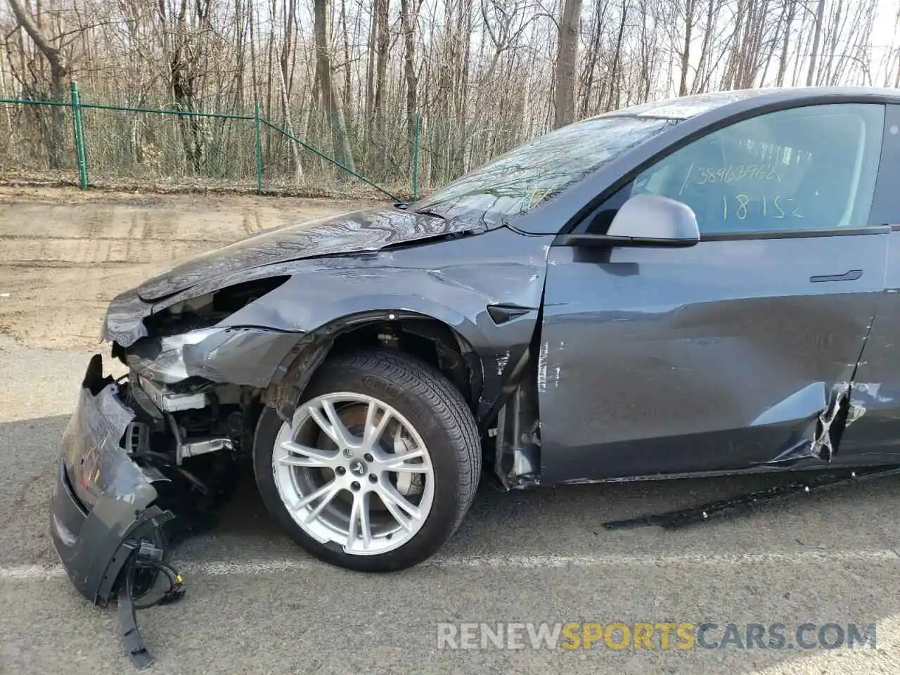 9 Photograph of a damaged car 5YJYGDEE6MF099974 TESLA MODEL Y 2021