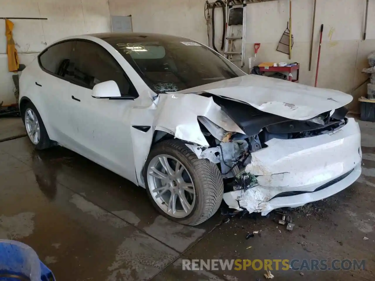 1 Photograph of a damaged car 5YJYGDEE6MF101058 TESLA MODEL Y 2021