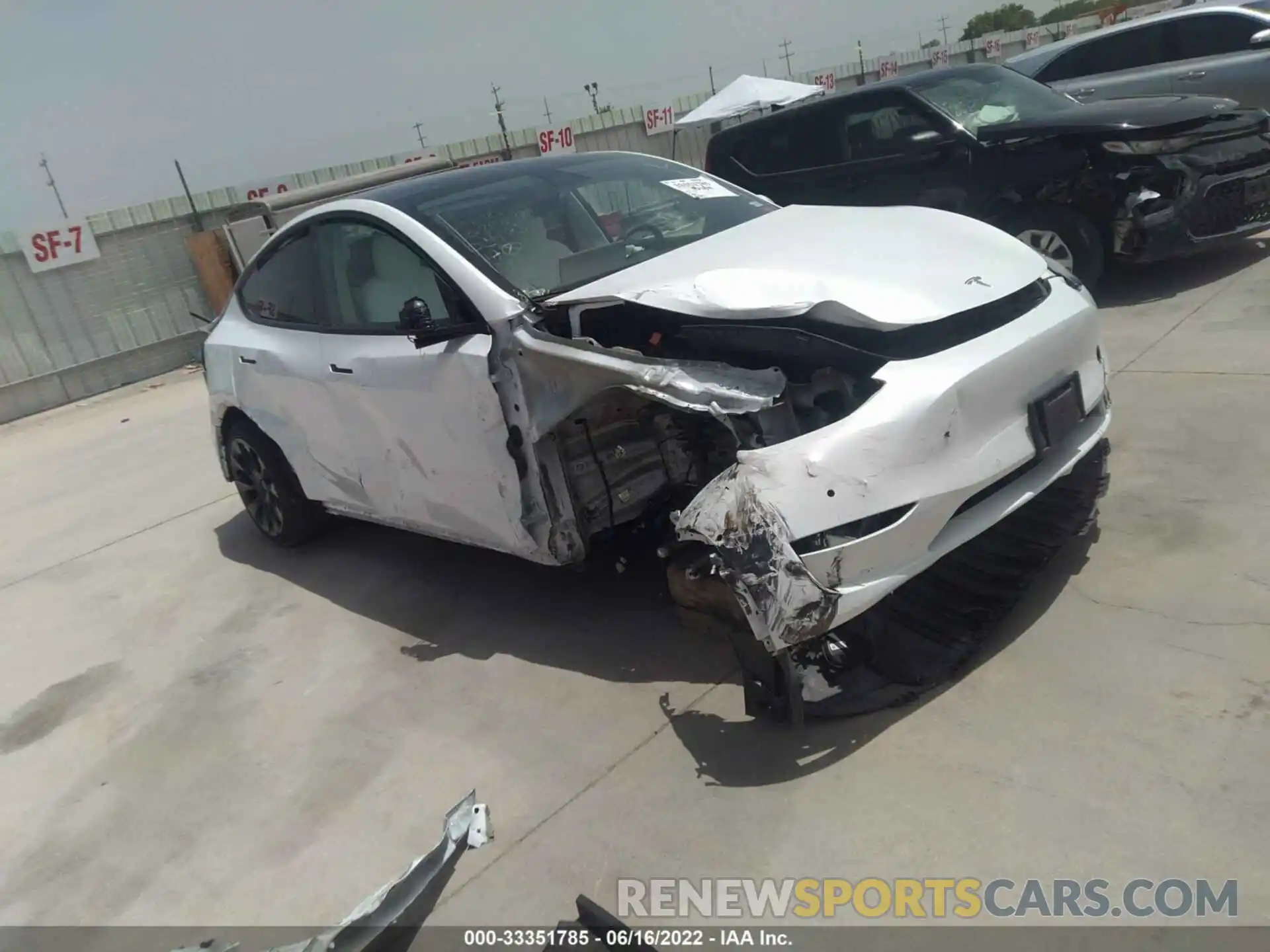 1 Photograph of a damaged car 5YJYGDEE6MF103425 TESLA MODEL Y 2021