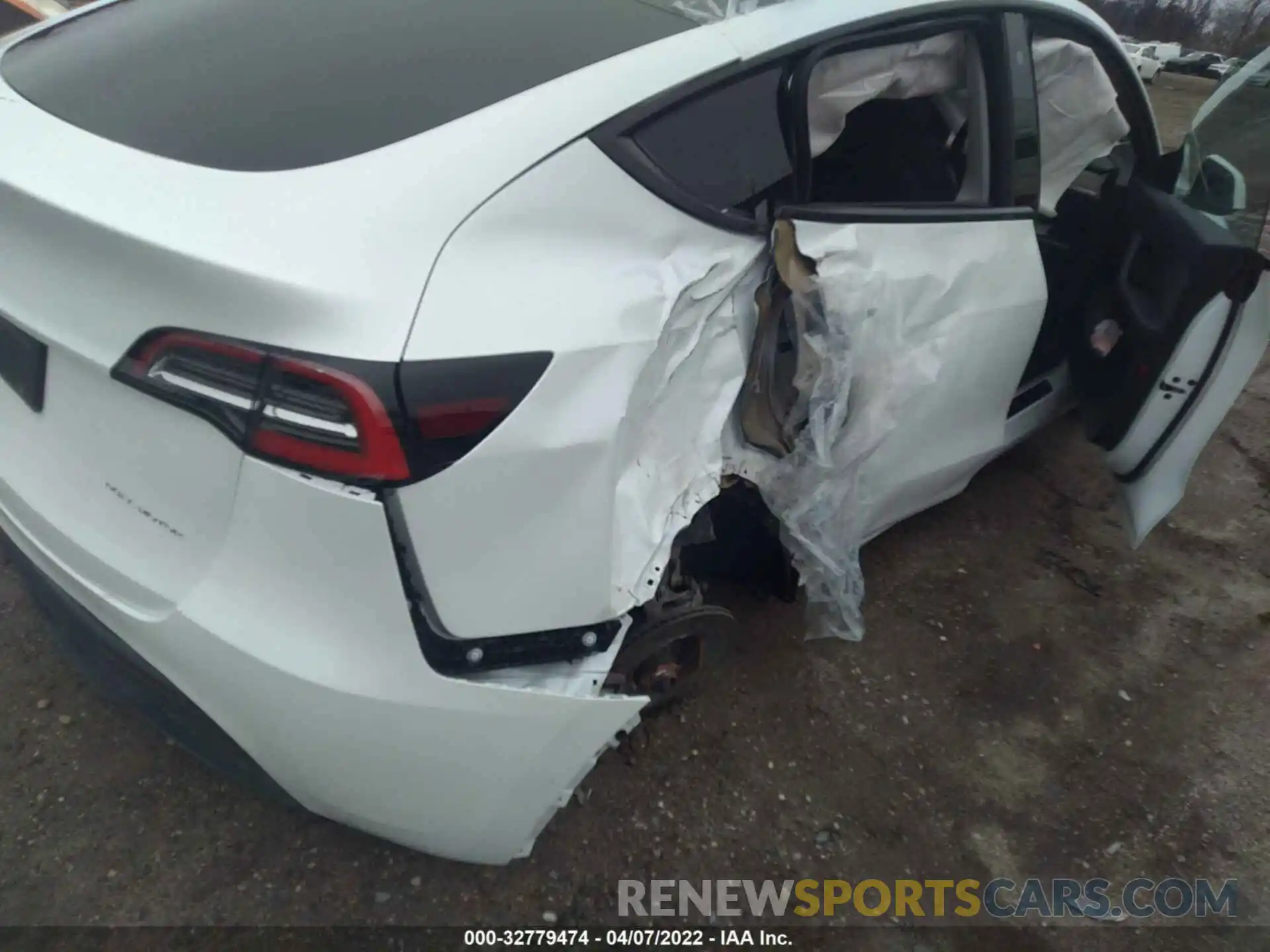 6 Photograph of a damaged car 5YJYGDEE6MF108222 TESLA MODEL Y 2021