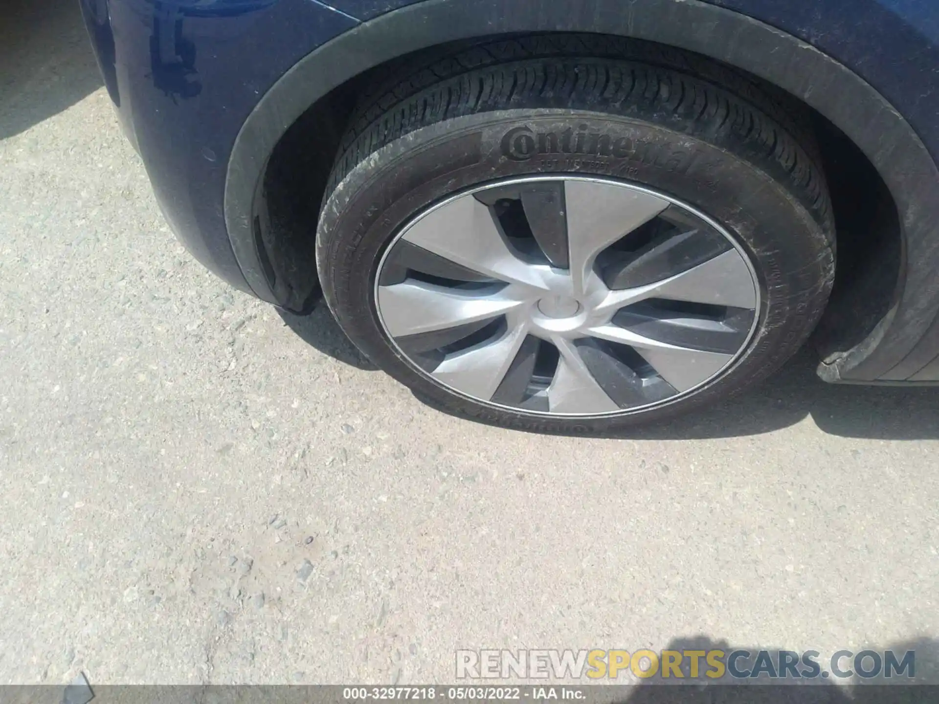 12 Photograph of a damaged car 5YJYGDEE6MF116322 TESLA MODEL Y 2021