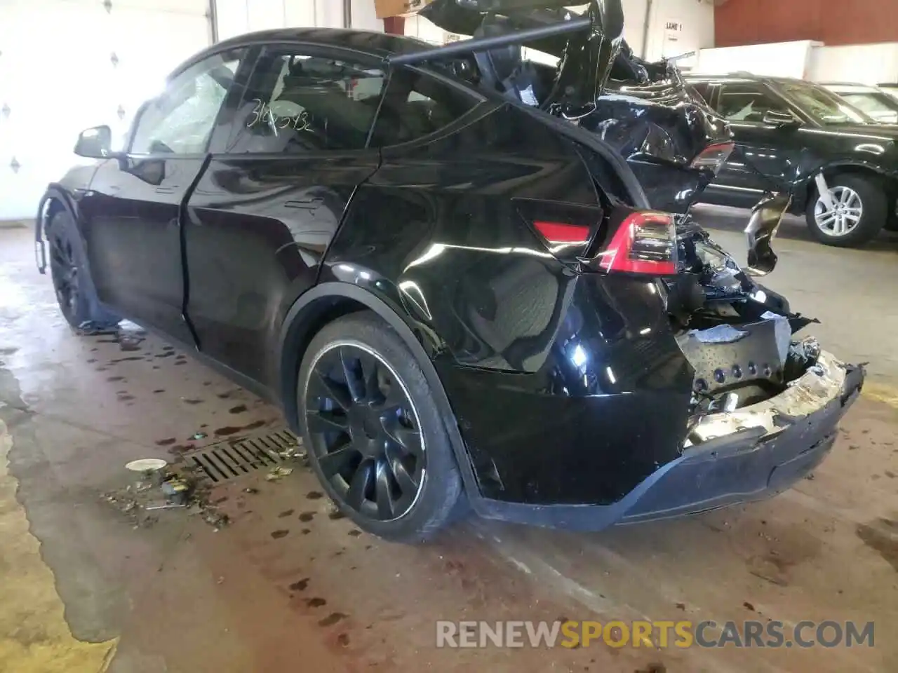 3 Photograph of a damaged car 5YJYGDEE6MF120581 TESLA MODEL Y 2021