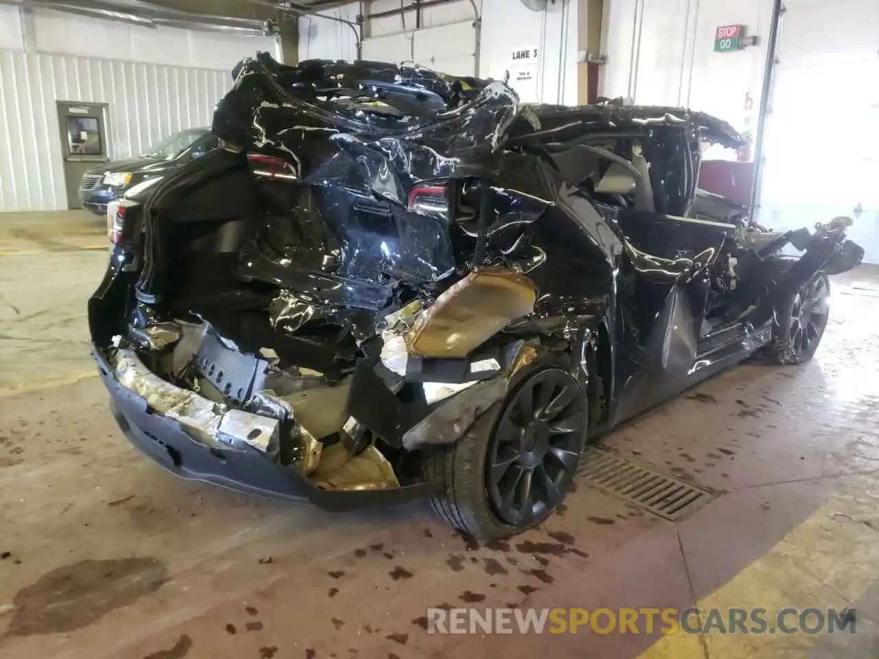 4 Photograph of a damaged car 5YJYGDEE6MF120581 TESLA MODEL Y 2021