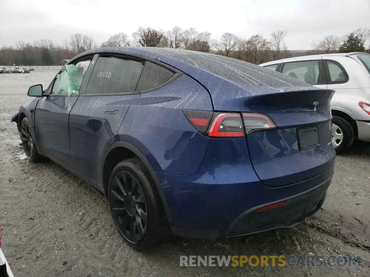 3 Photograph of a damaged car 5YJYGDEE6MF126025 TESLA MODEL Y 2021