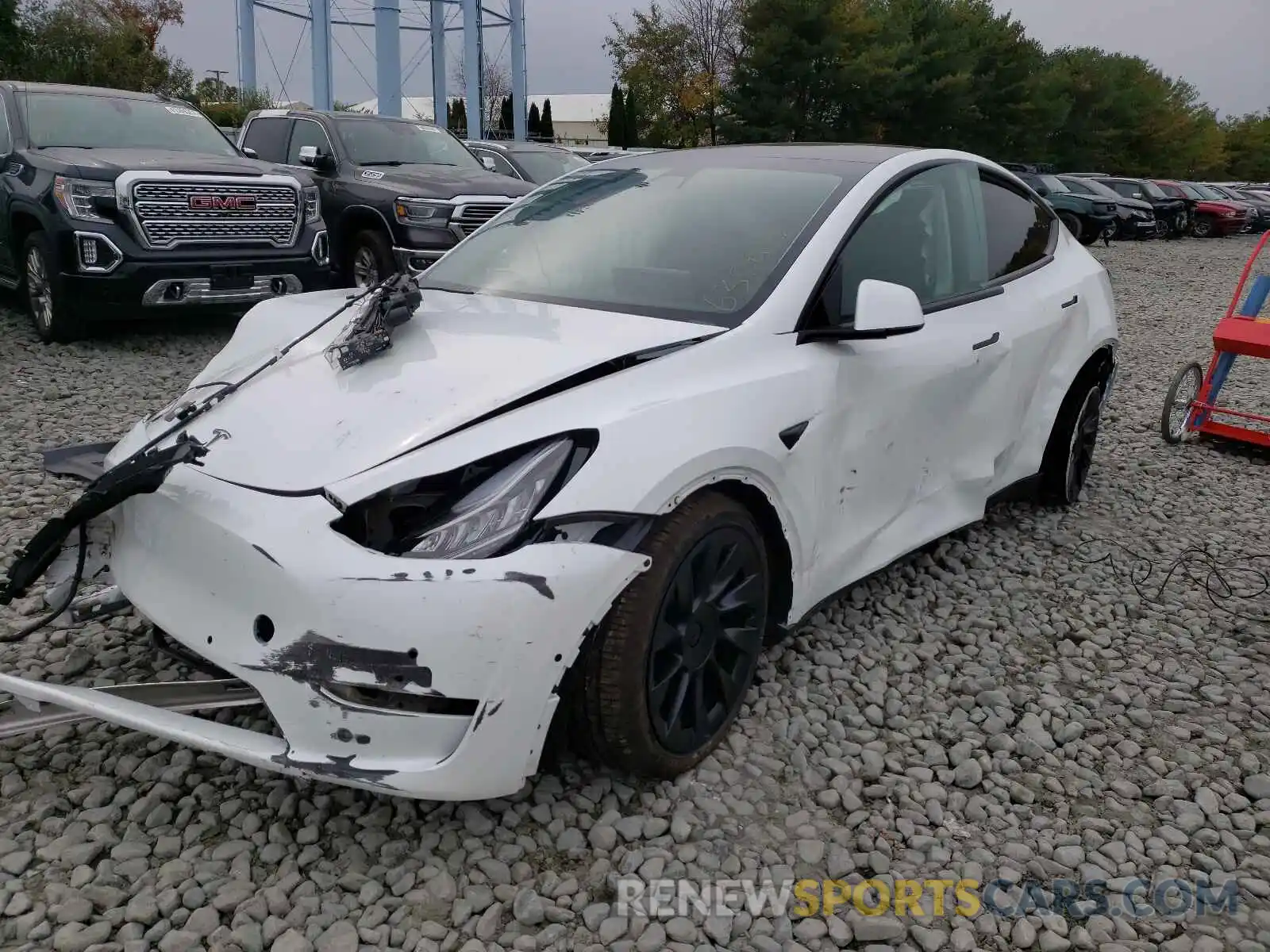 2 Photograph of a damaged car 5YJYGDEE6MF138966 TESLA MODEL Y 2021