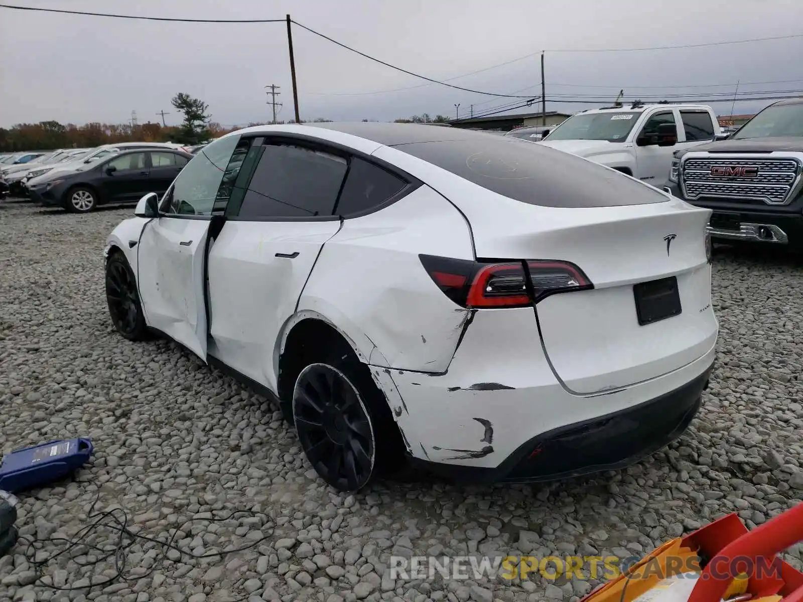 3 Photograph of a damaged car 5YJYGDEE6MF138966 TESLA MODEL Y 2021