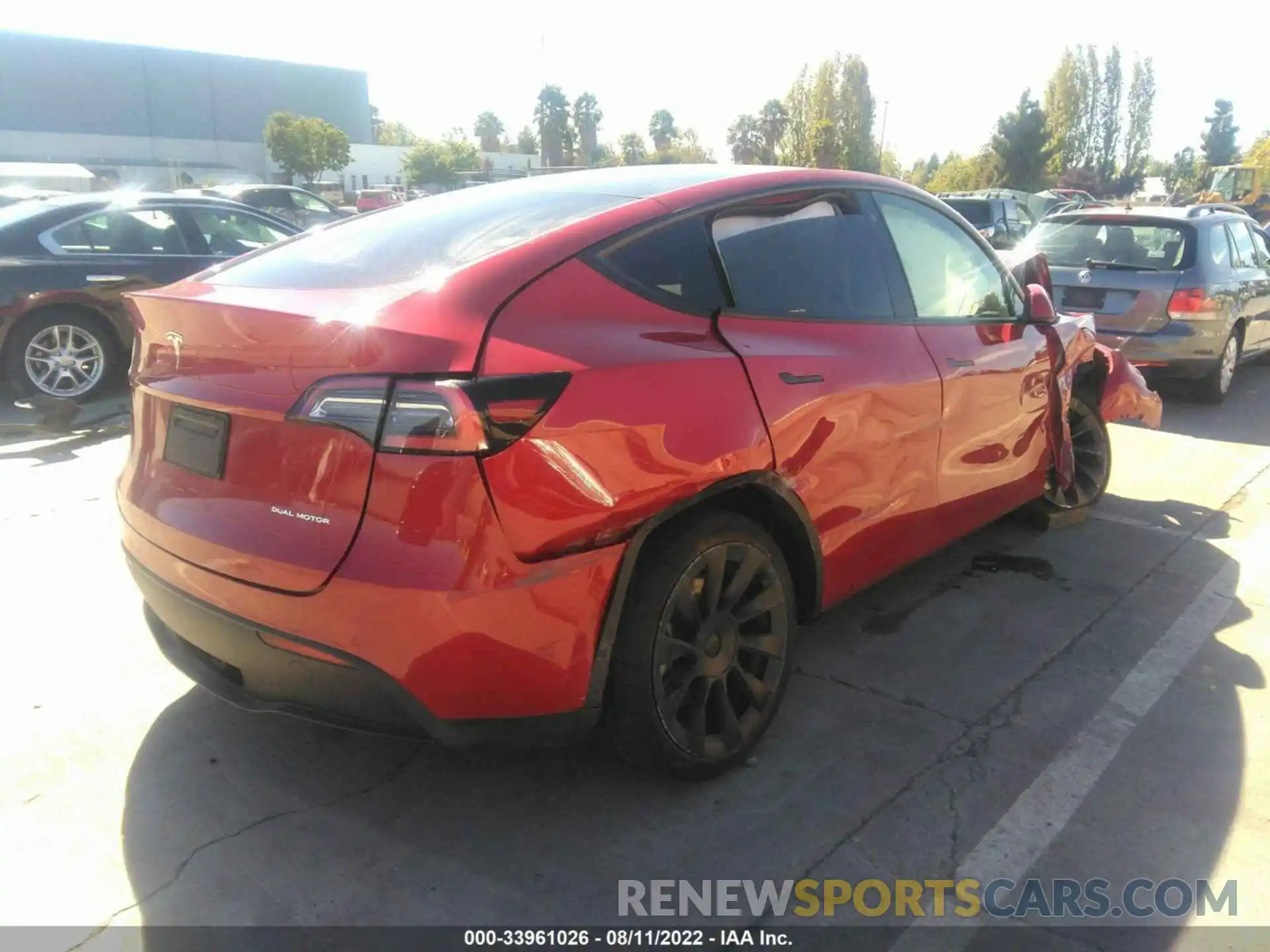 4 Photograph of a damaged car 5YJYGDEE6MF140071 TESLA MODEL Y 2021