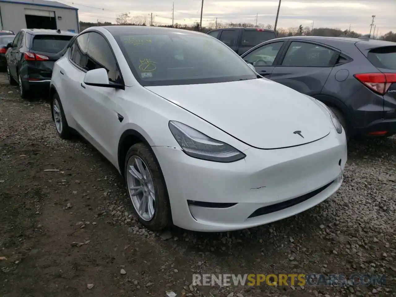 1 Photograph of a damaged car 5YJYGDEE6MF146517 TESLA MODEL Y 2021