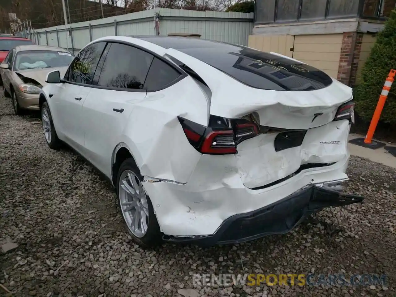 3 Photograph of a damaged car 5YJYGDEE6MF146517 TESLA MODEL Y 2021