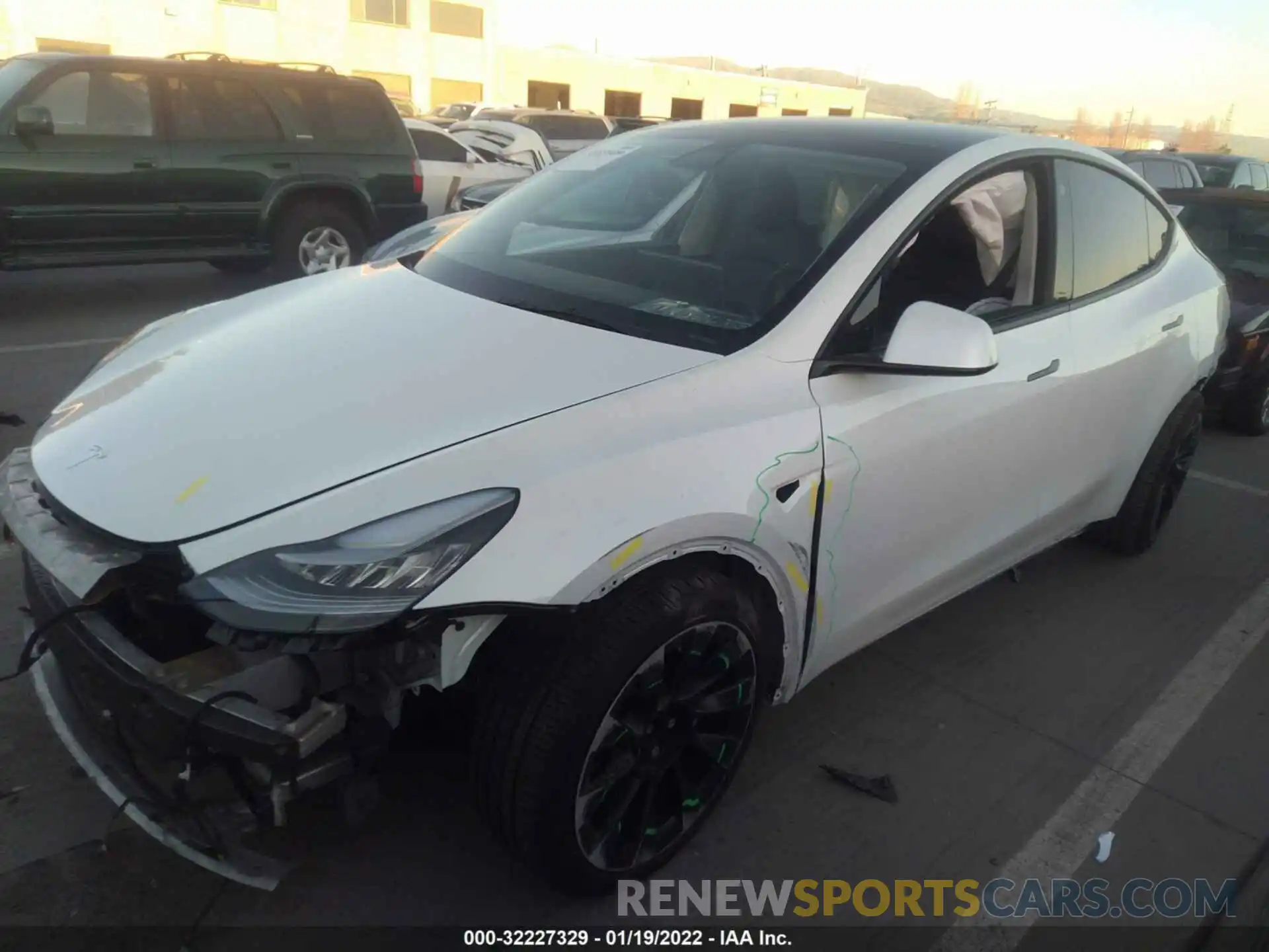 2 Photograph of a damaged car 5YJYGDEE6MF157100 TESLA MODEL Y 2021