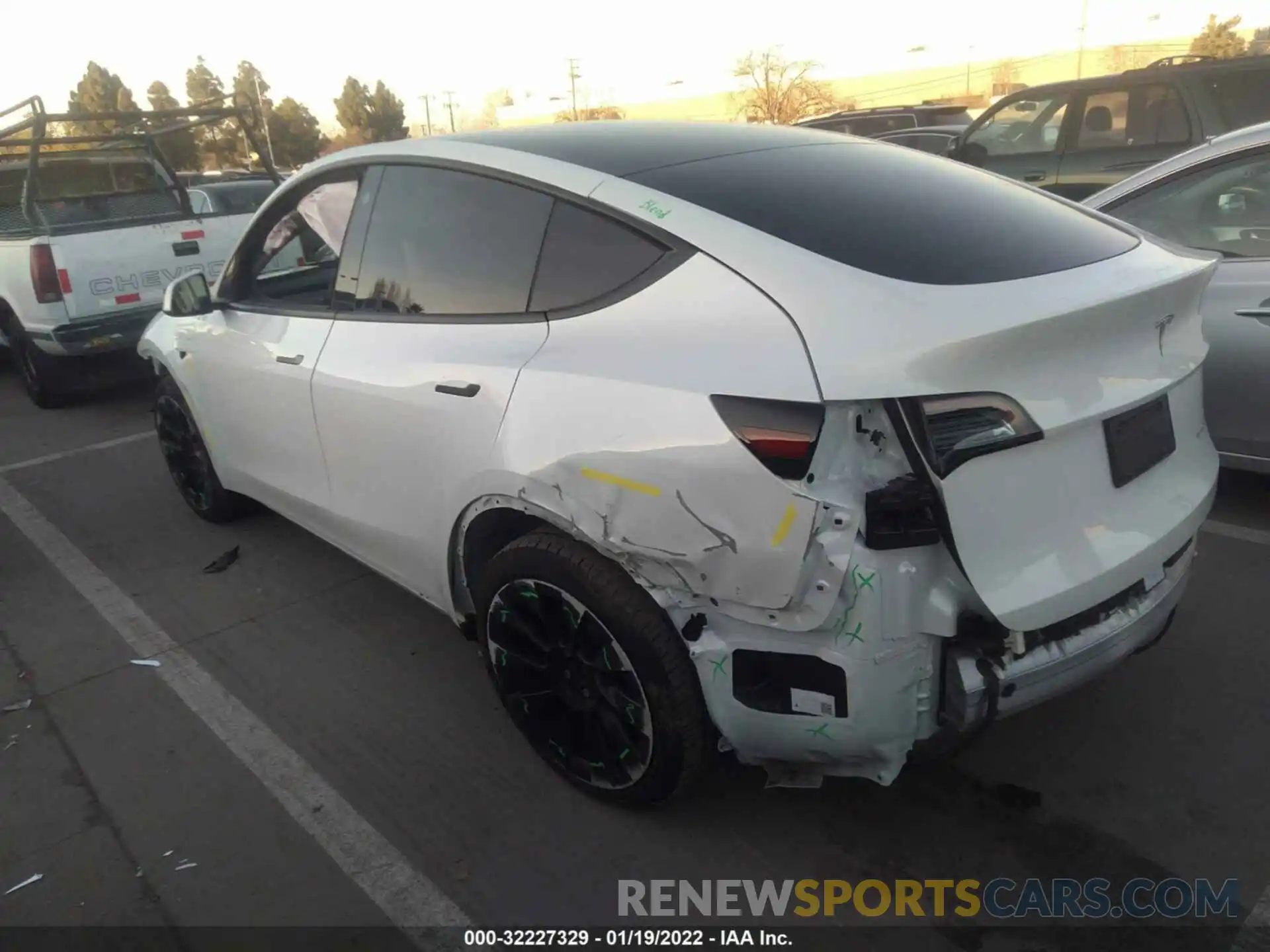 3 Photograph of a damaged car 5YJYGDEE6MF157100 TESLA MODEL Y 2021