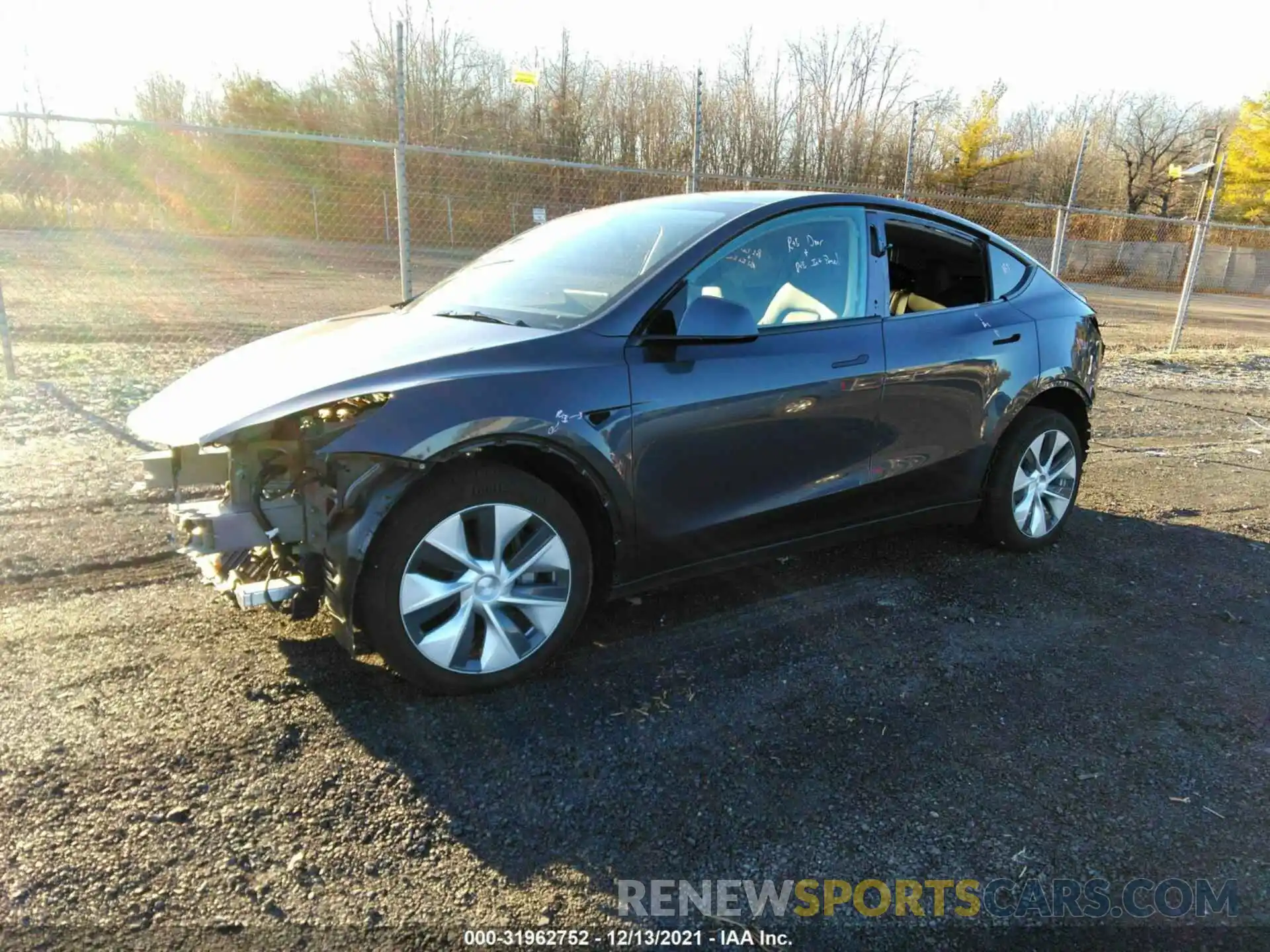 2 Photograph of a damaged car 5YJYGDEE6MF183941 TESLA MODEL Y 2021