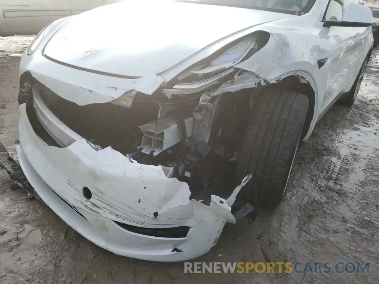 9 Photograph of a damaged car 5YJYGDEE6MF189626 TESLA MODEL Y 2021