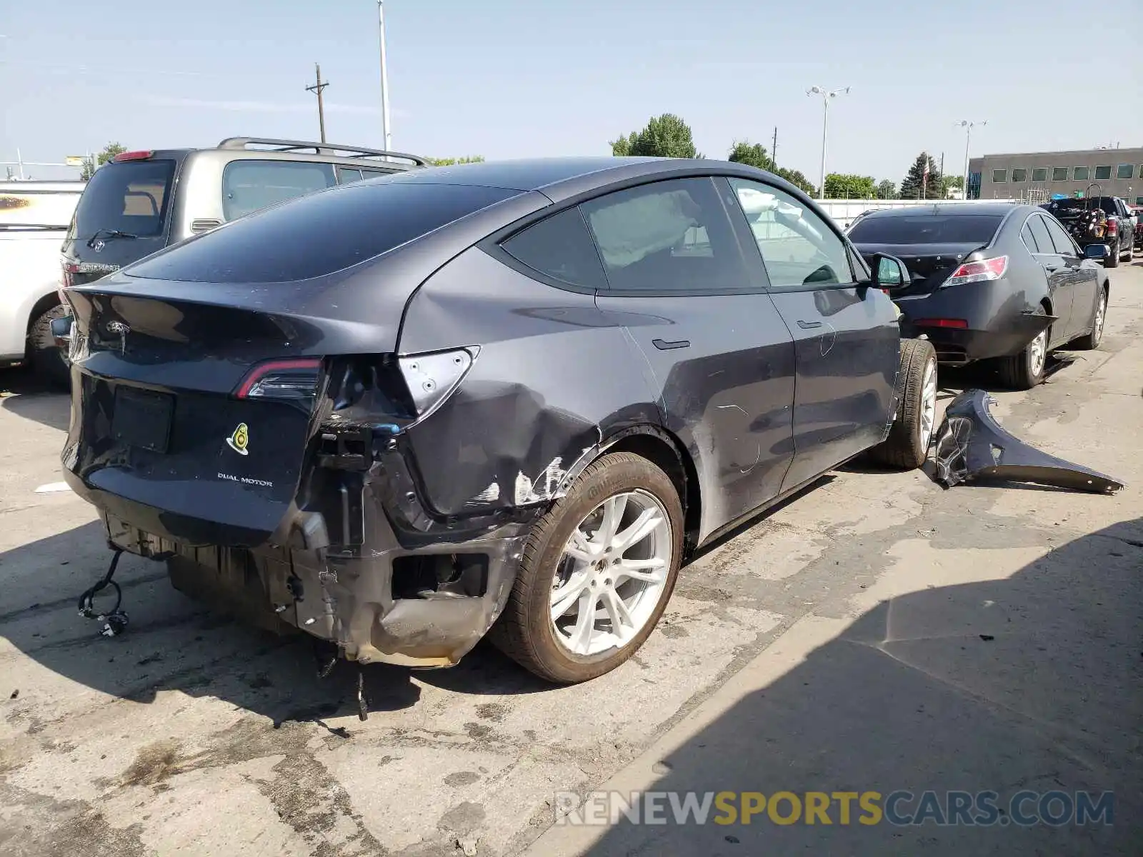 4 Photograph of a damaged car 5YJYGDEE6MF190436 TESLA MODEL Y 2021