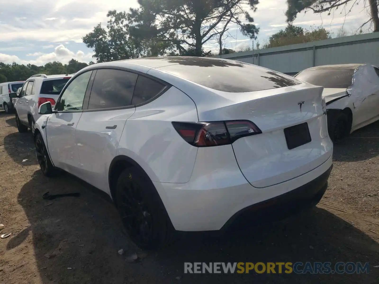 3 Photograph of a damaged car 5YJYGDEE6MF190498 TESLA MODEL Y 2021