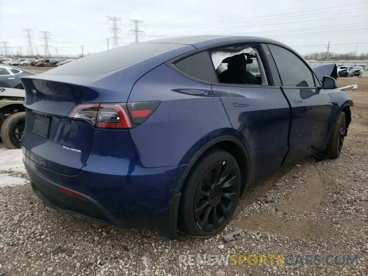 4 Photograph of a damaged car 5YJYGDEE6MF192588 TESLA MODEL Y 2021