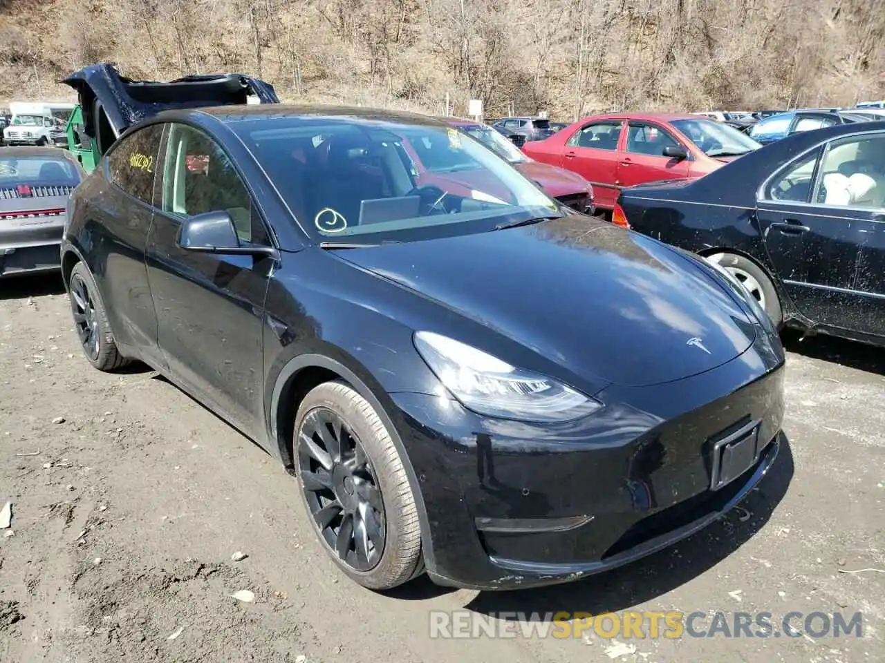 1 Photograph of a damaged car 5YJYGDEE6MF199850 TESLA MODEL Y 2021