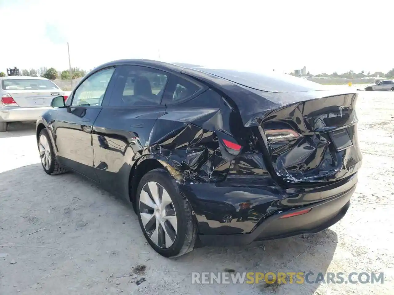 3 Photograph of a damaged car 5YJYGDEE6MF201435 TESLA MODEL Y 2021