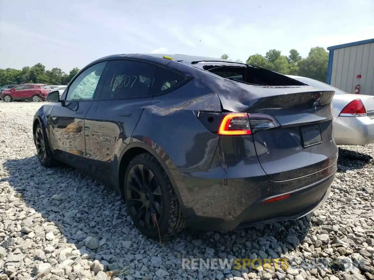 3 Photograph of a damaged car 5YJYGDEE6MF203752 TESLA MODEL Y 2021