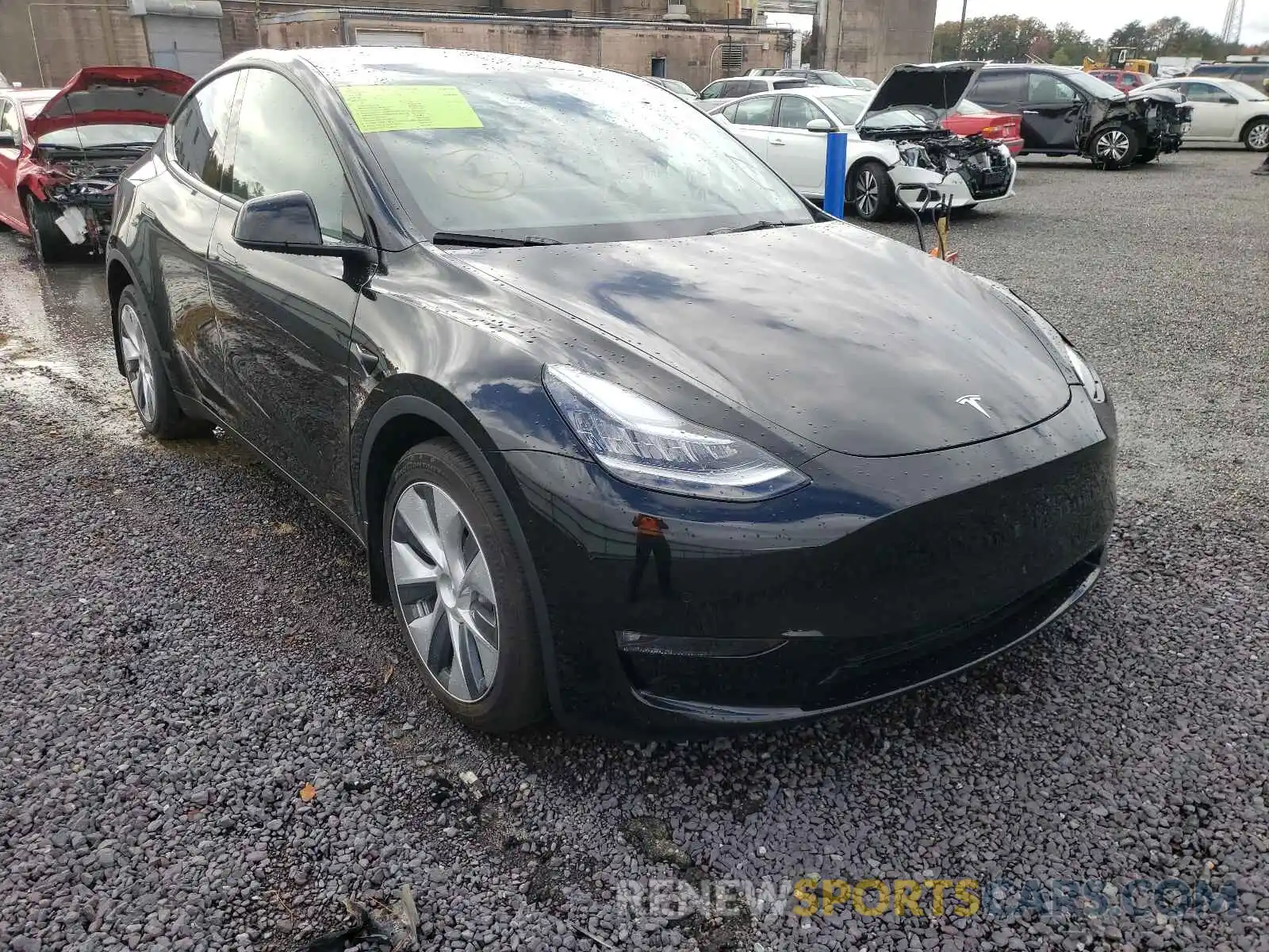 1 Photograph of a damaged car 5YJYGDEE6MF207736 TESLA MODEL Y 2021