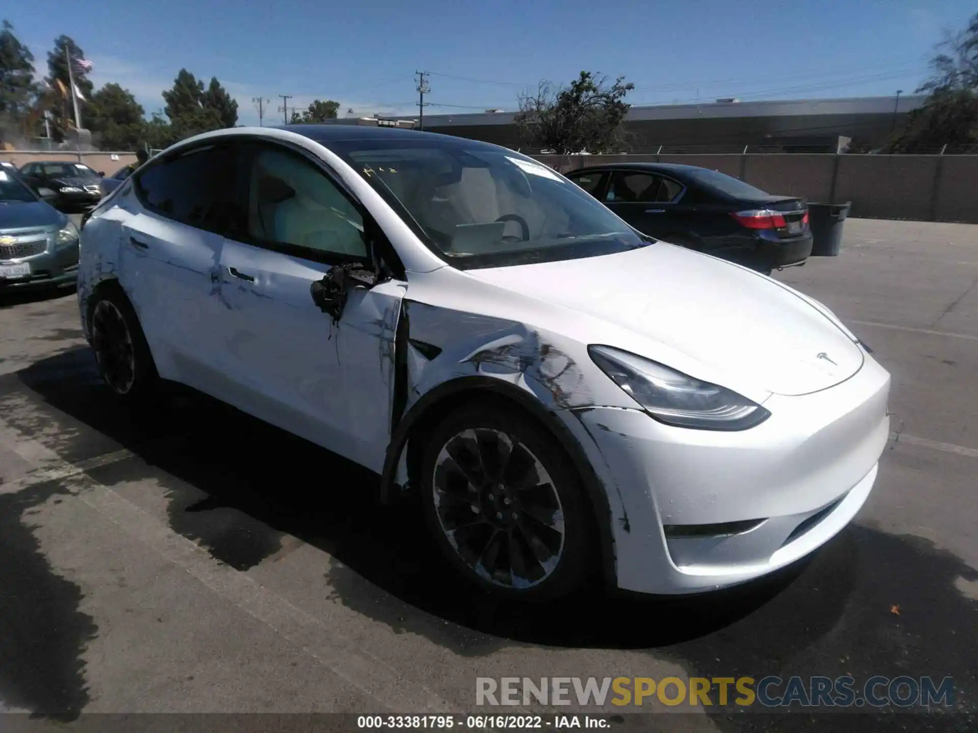 1 Photograph of a damaged car 5YJYGDEE6MF224360 TESLA MODEL Y 2021