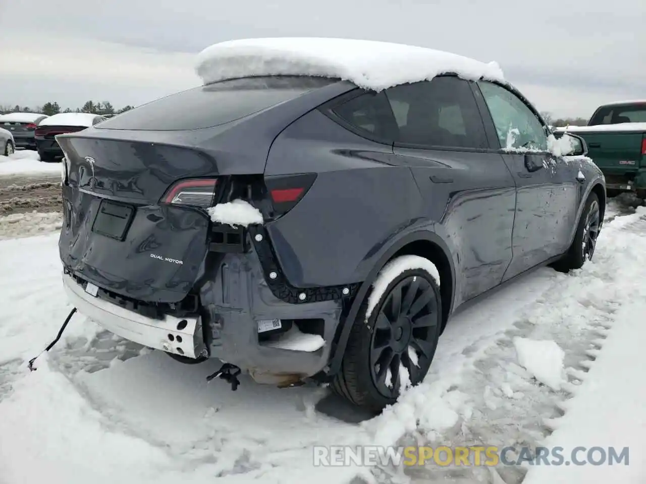 4 Photograph of a damaged car 5YJYGDEE6MF244138 TESLA MODEL Y 2021