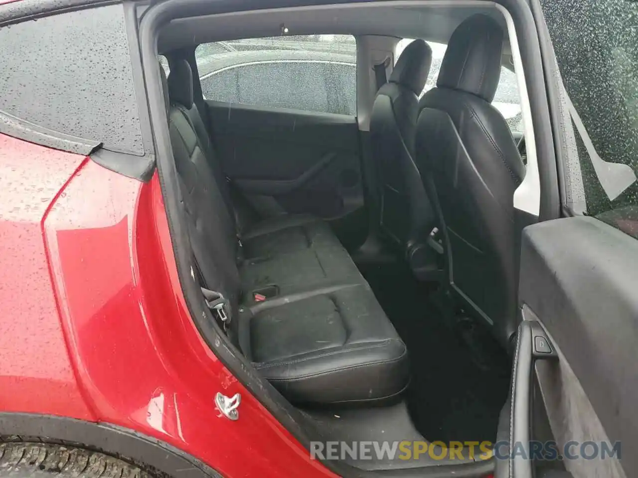 10 Photograph of a damaged car 5YJYGDEE6MF253325 TESLA MODEL Y 2021