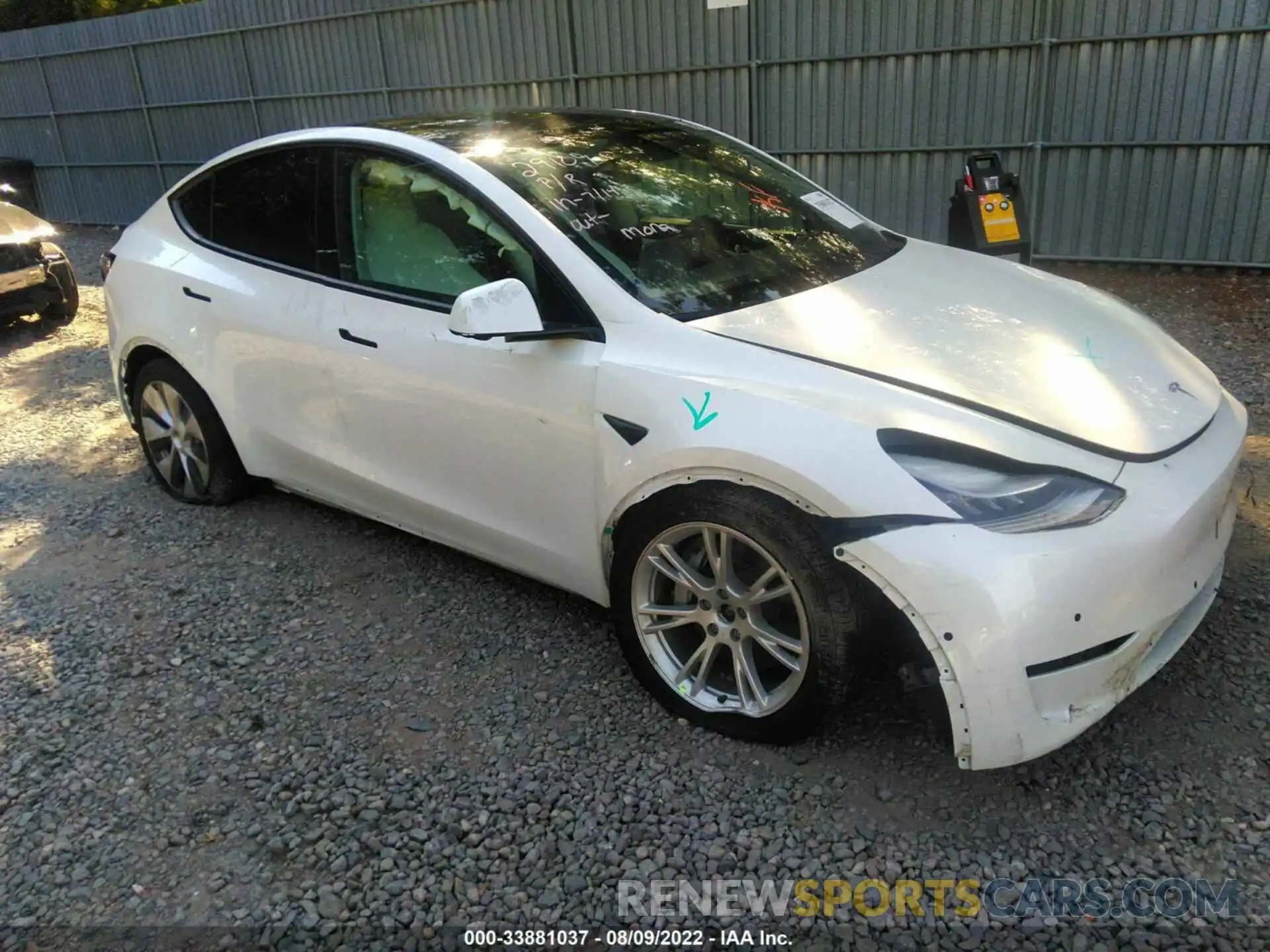 1 Photograph of a damaged car 5YJYGDEE6MF256886 TESLA MODEL Y 2021