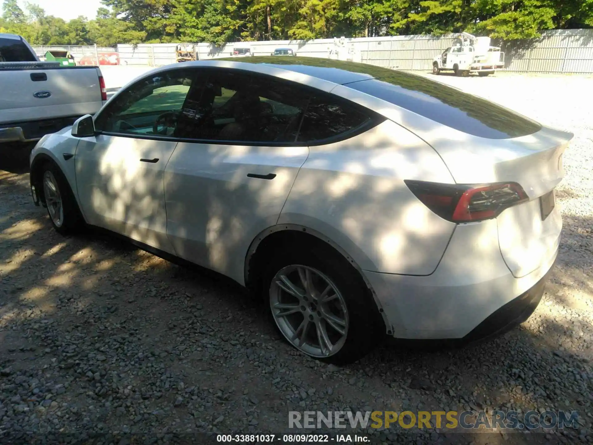 3 Photograph of a damaged car 5YJYGDEE6MF256886 TESLA MODEL Y 2021