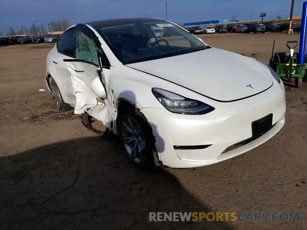 1 Photograph of a damaged car 5YJYGDEE6MF261991 TESLA MODEL Y 2021