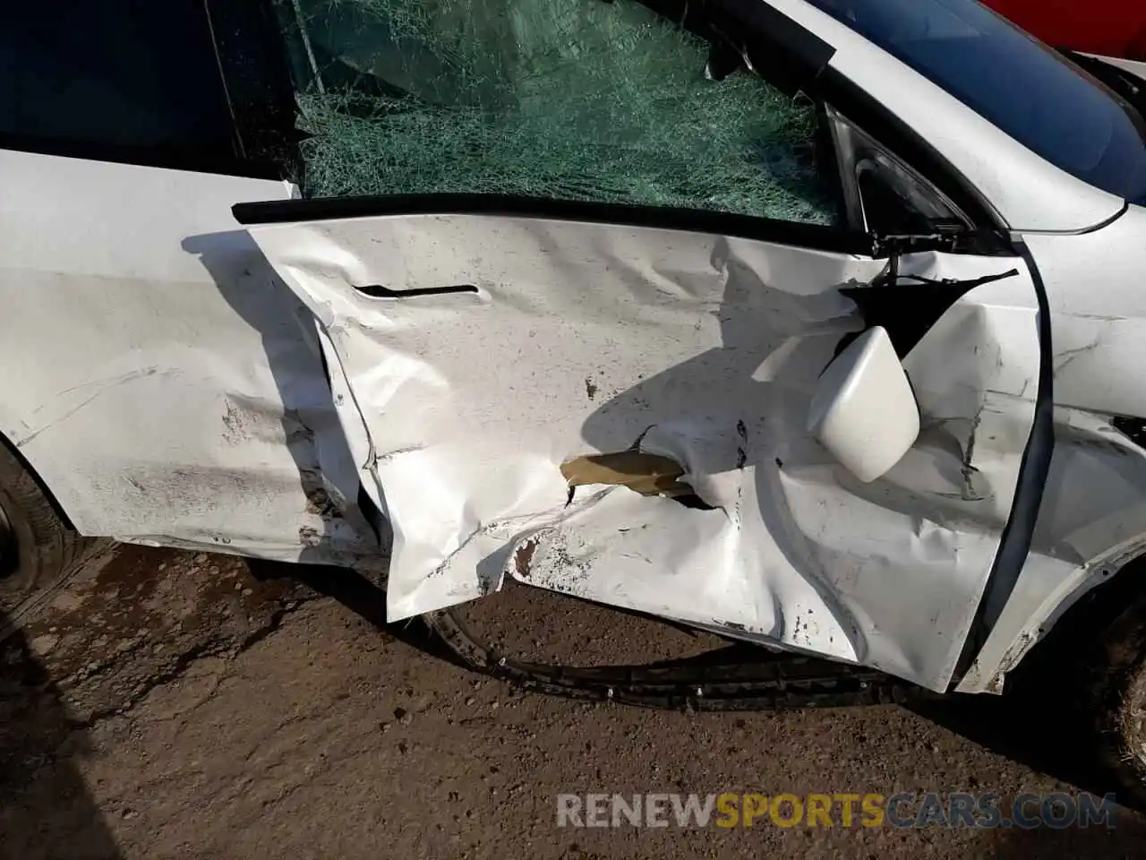 9 Photograph of a damaged car 5YJYGDEE6MF261991 TESLA MODEL Y 2021