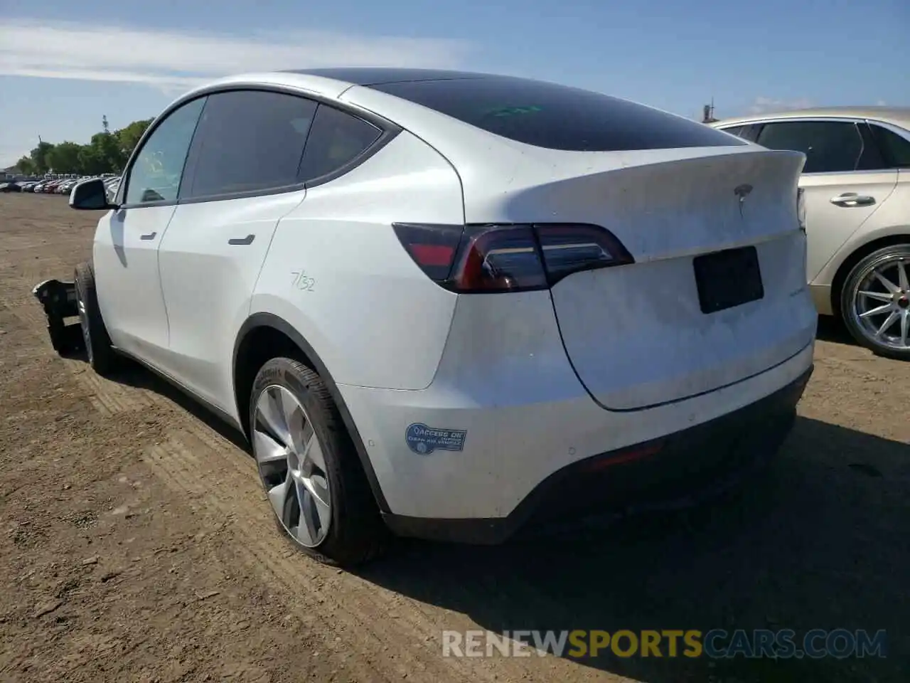 3 Photograph of a damaged car 5YJYGDEE6MF274532 TESLA MODEL Y 2021