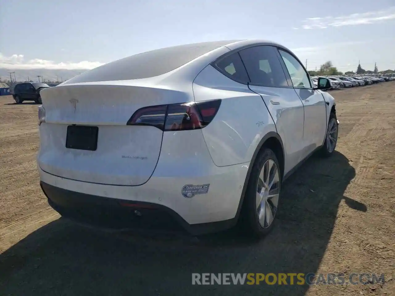 4 Photograph of a damaged car 5YJYGDEE6MF274532 TESLA MODEL Y 2021