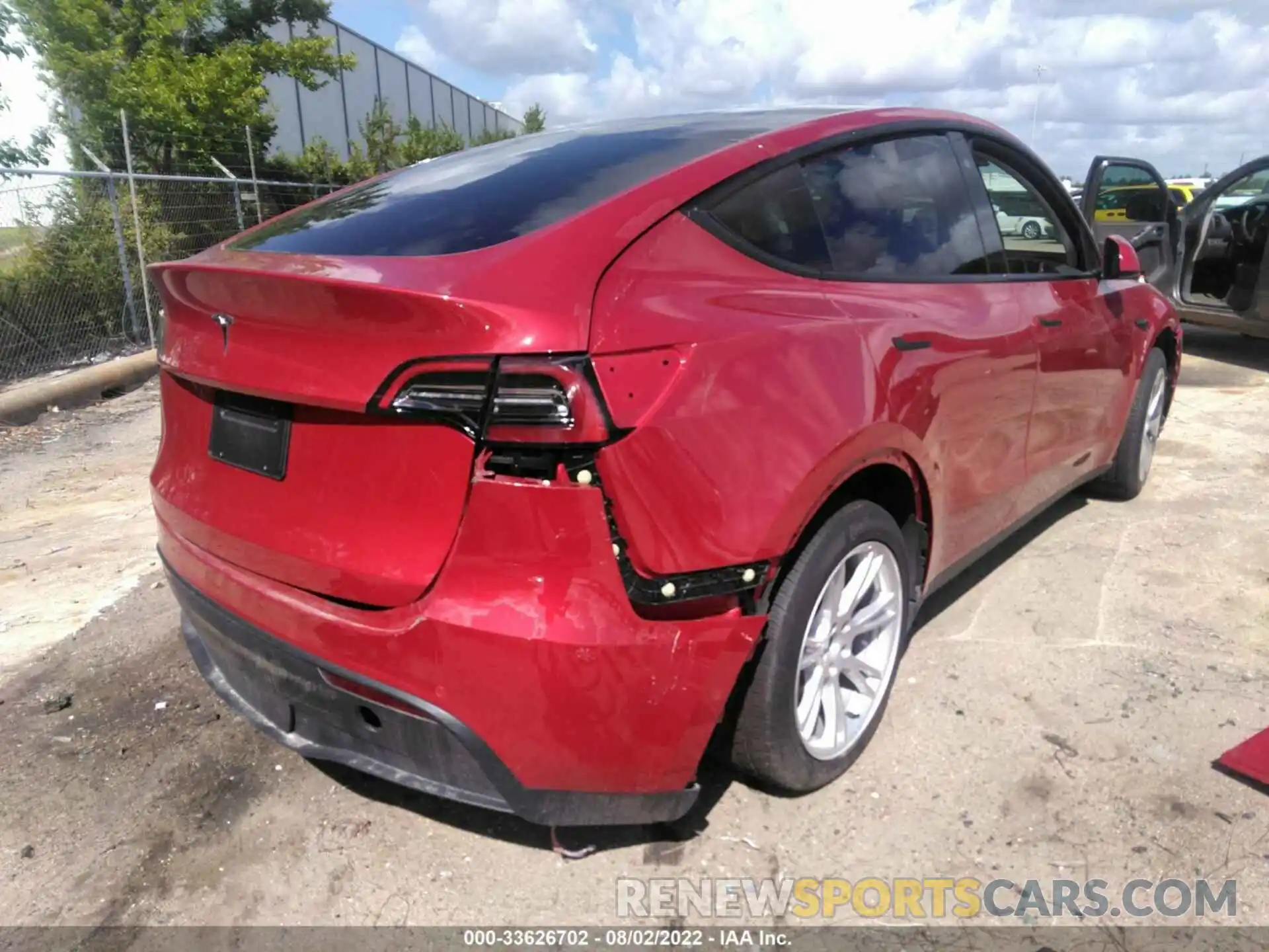 4 Photograph of a damaged car 5YJYGDEE6MF279150 TESLA MODEL Y 2021